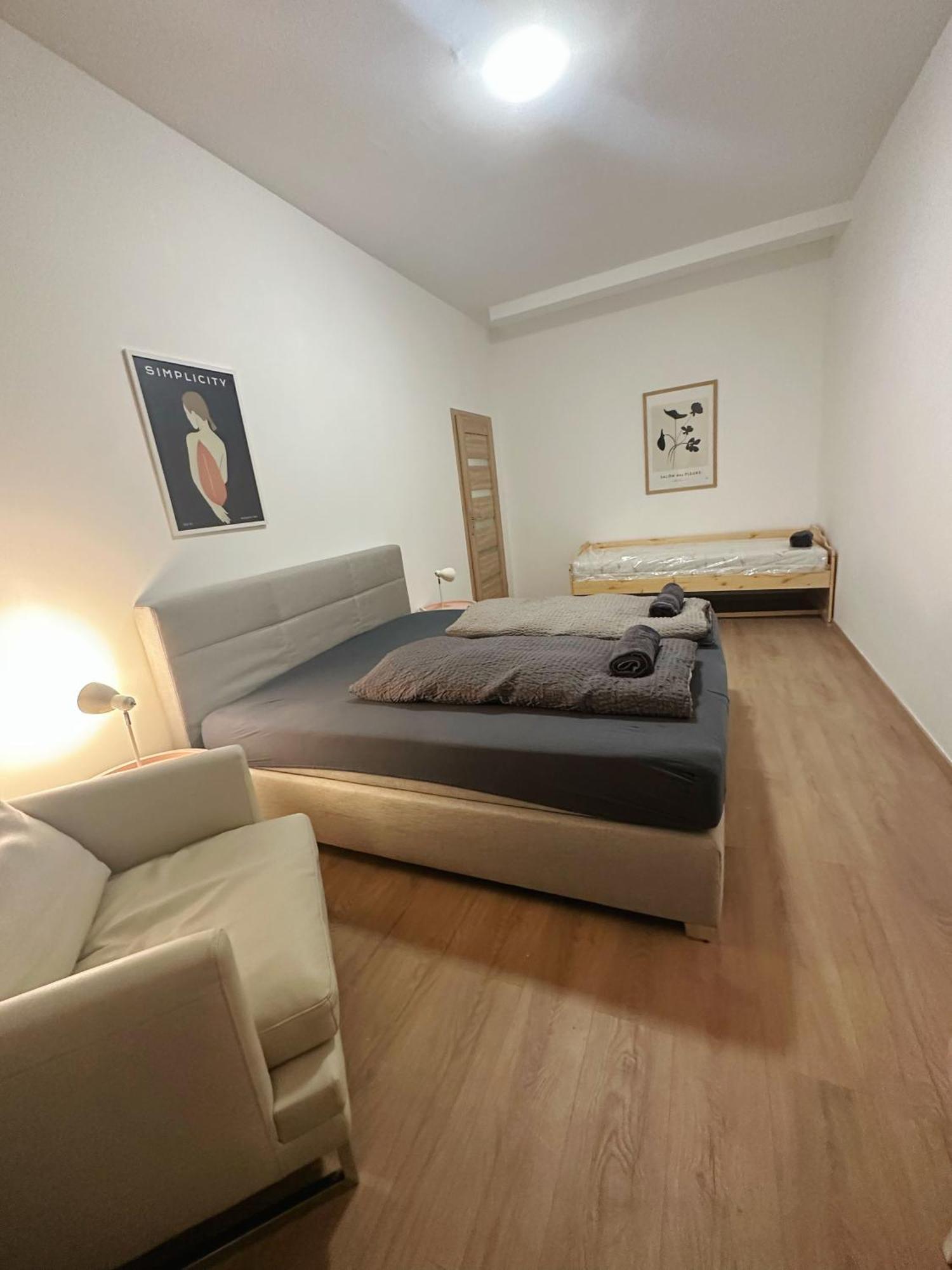 뒤셀도르프 2Schlafenzimmer 5Betten Montuerwhonung 아파트 외부 사진