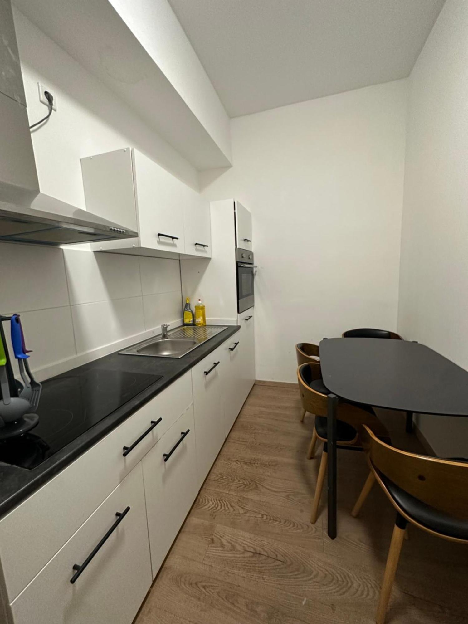 뒤셀도르프 2Schlafenzimmer 5Betten Montuerwhonung 아파트 외부 사진