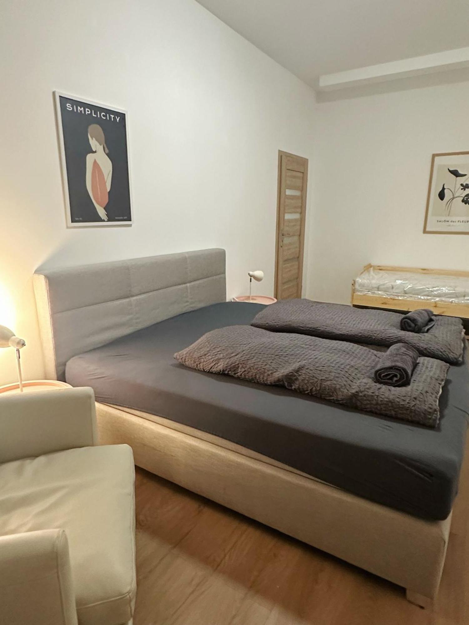 뒤셀도르프 2Schlafenzimmer 5Betten Montuerwhonung 아파트 외부 사진