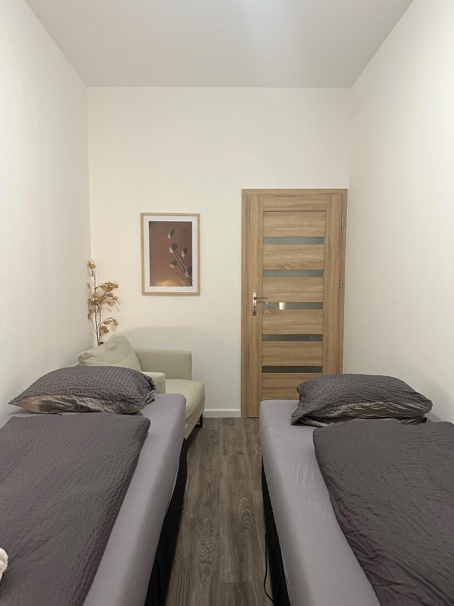 뒤셀도르프 2Schlafenzimmer 5Betten Montuerwhonung 아파트 외부 사진